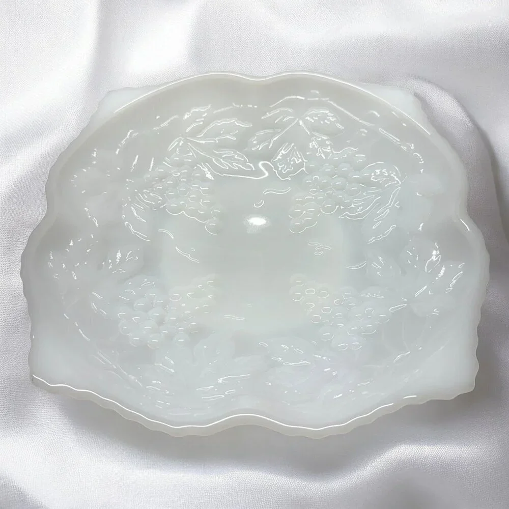 Indiana Glass Harvest Grape Milk Glass Plate 10 Inch